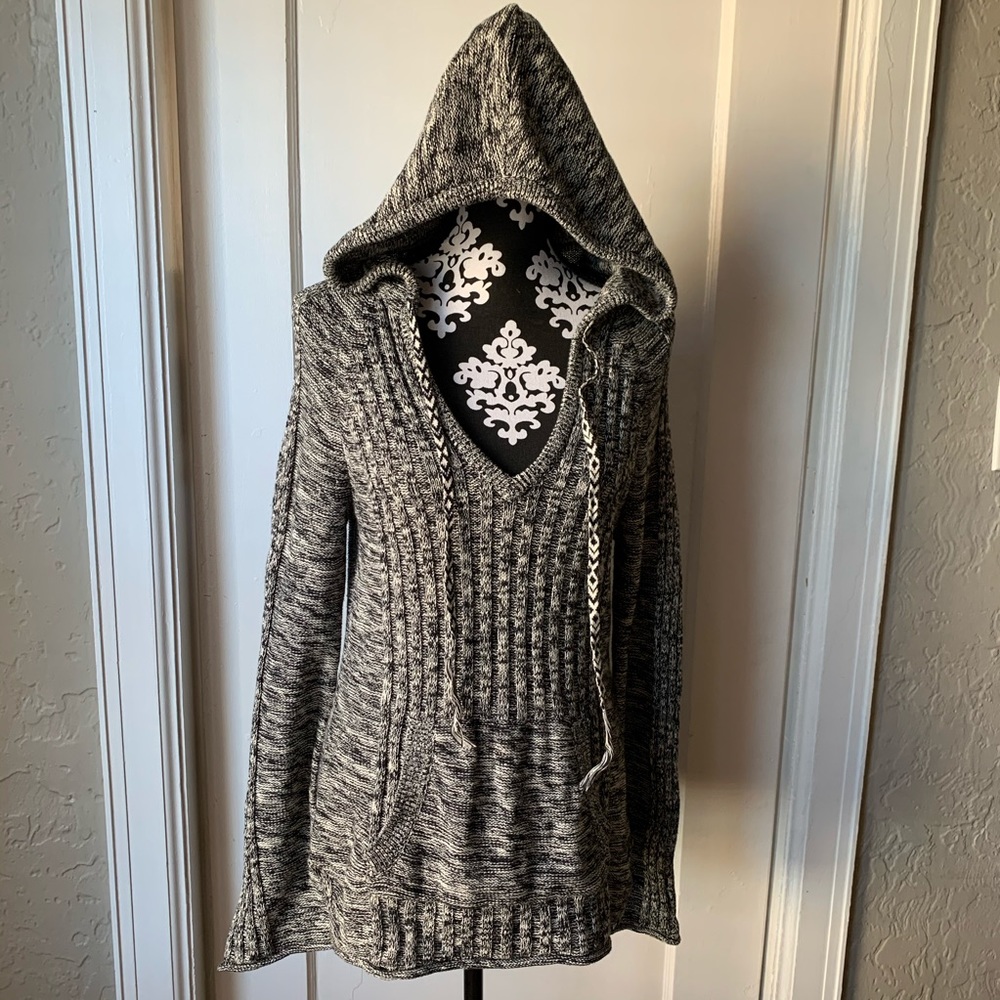 Roxy V-Neck Sweater Hoodie White/Black Size L